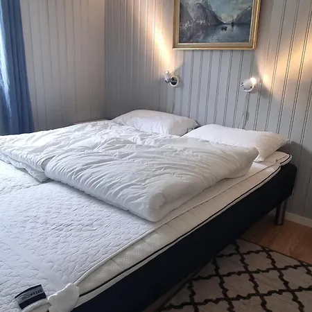 Carpenters Rorbu Tatil Evi Leknes